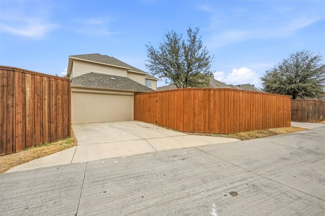6917 Bobwhite Drive, North Richland Hills, TX 76182