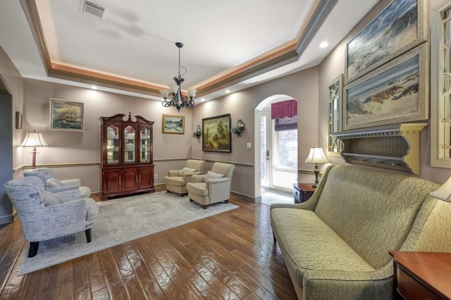 90 Player Oaks Place, The Woodlands, TX 77382
