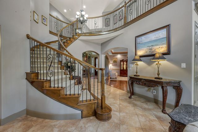 90 Player Oaks Place, The Woodlands, TX 77382