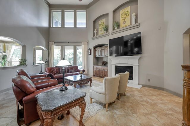 90 Player Oaks Place, The Woodlands, TX 77382