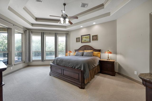 90 Player Oaks Place, The Woodlands, TX 77382