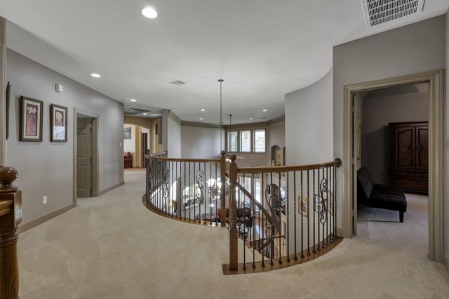 90 Player Oaks Place, The Woodlands, TX 77382