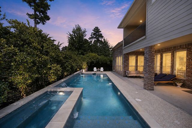 90 Player Oaks Place, The Woodlands, TX 77382