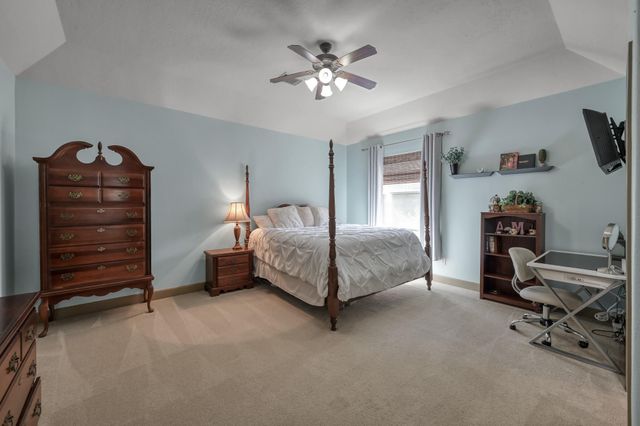 90 Player Oaks Place, The Woodlands, TX 77382