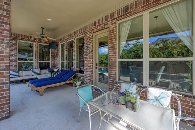 90 Player Oaks Place, The Woodlands, TX 77382