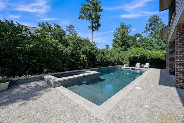 90 Player Oaks Place, The Woodlands, TX 77382