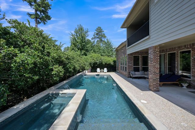 90 Player Oaks Place, The Woodlands, TX 77382