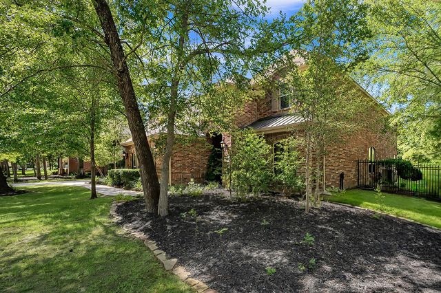 90 Player Oaks Place, The Woodlands, TX 77382