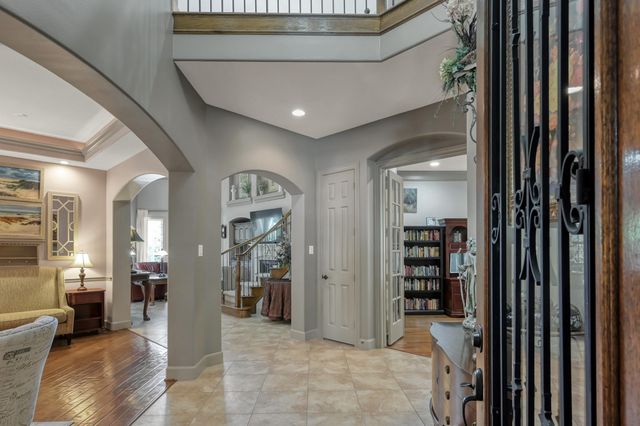90 Player Oaks Place, The Woodlands, TX 77382