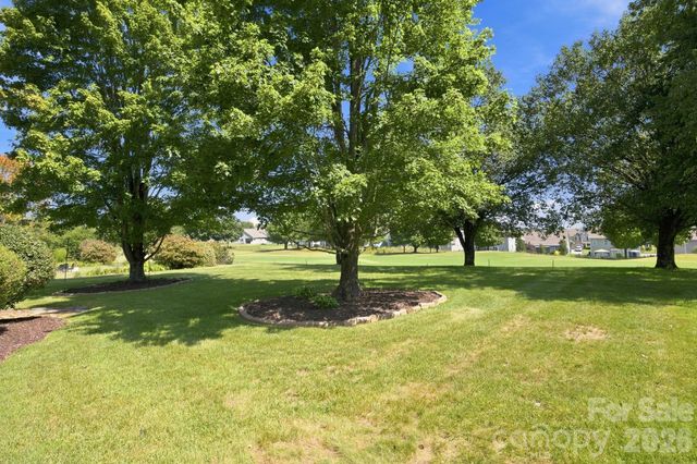 137 Fox Den Circle, Statesville, NC 28677