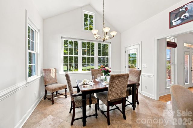137 Fox Den Circle, Statesville, NC 28677