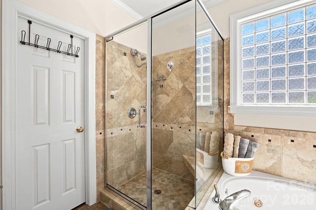 137 Fox Den Circle, Statesville, NC 28677