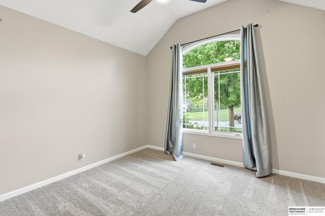 15109 Gilder Avenue, Bennington, NE 68007