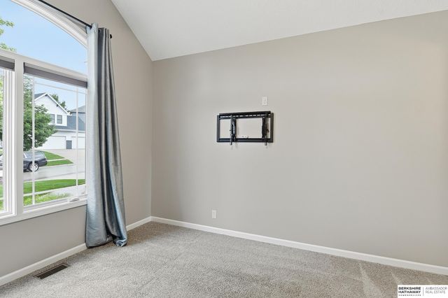 15109 Gilder Avenue, Bennington, NE 68007