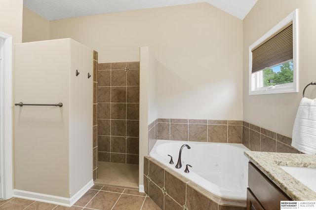 15109 Gilder Avenue, Bennington, NE 68007