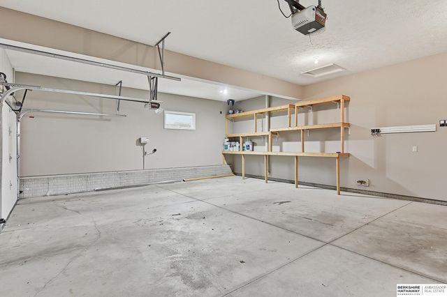 15109 Gilder Avenue, Bennington, NE 68007