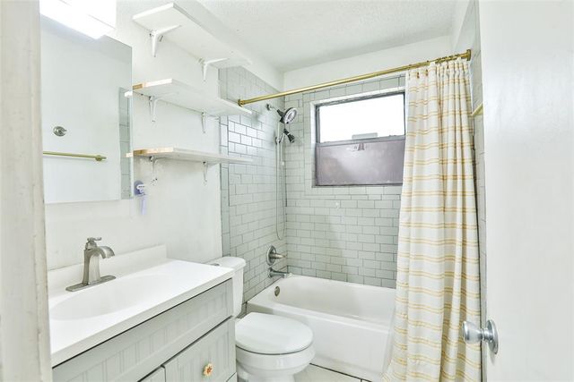 608 SW 15 Street, Moore, OK 73160