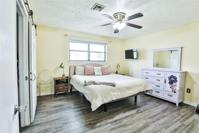 608 SW 15 Street, Moore, OK 73160