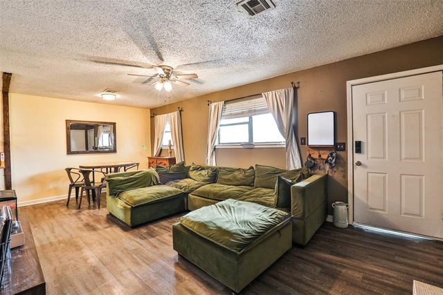 608 SW 15 Street, Moore, OK 73160