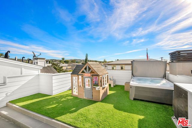 413 Marigold Avenue, Corona Del Mar, CA 92625