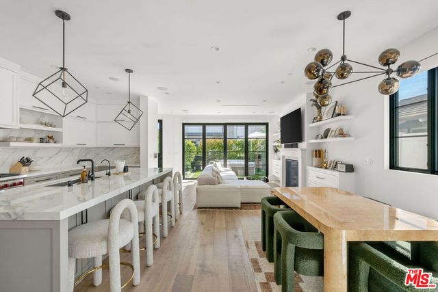 413 Marigold Avenue, Corona Del Mar, CA 92625