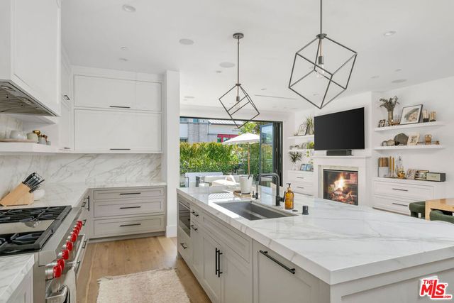 413 Marigold Avenue, Corona Del Mar, CA 92625