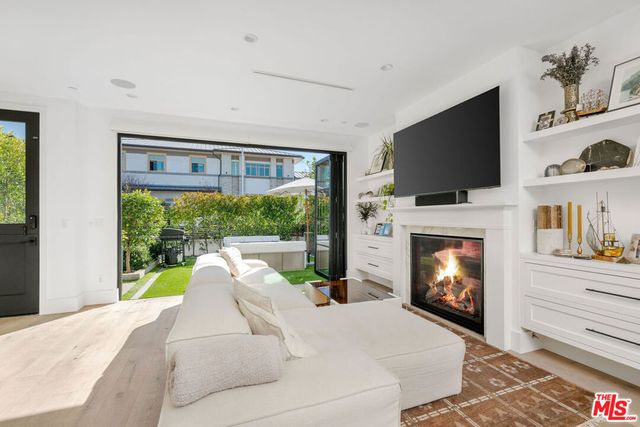 413 Marigold Avenue, Corona Del Mar, CA 92625