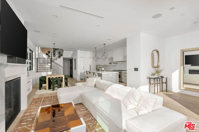 413 Marigold Avenue, Corona Del Mar, CA 92625