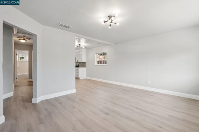 105 Phelan Ave, Vallejo, CA 94590