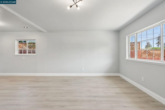 105 Phelan Ave, Vallejo, CA 94590
