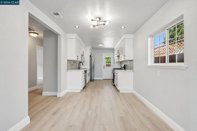 105 Phelan Ave, Vallejo, CA 94590