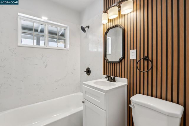105 Phelan Ave, Vallejo, CA 94590