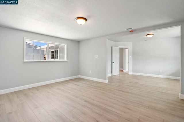 105 Phelan Ave, Vallejo, CA 94590
