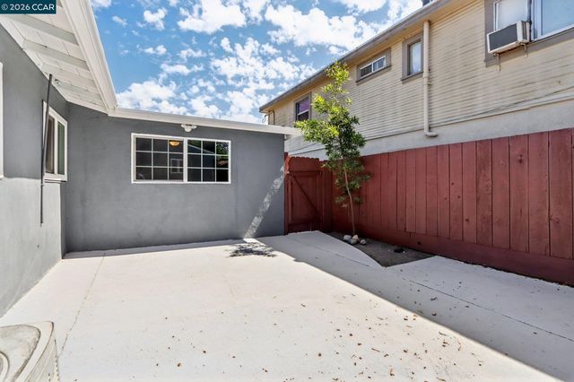 105 Phelan Ave, Vallejo, CA 94590