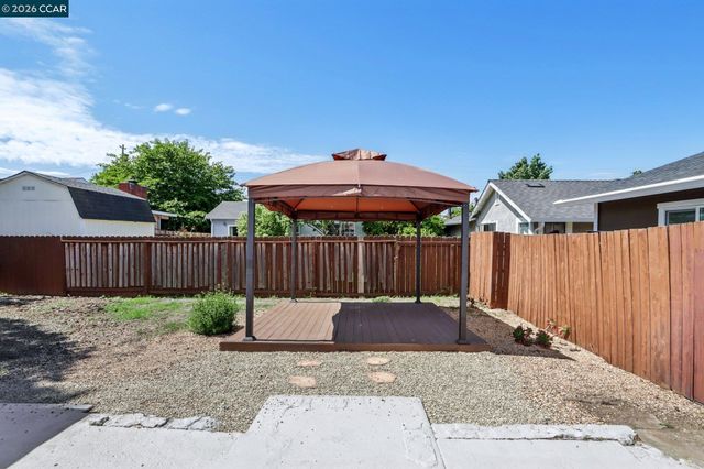 105 Phelan Ave, Vallejo, CA 94590