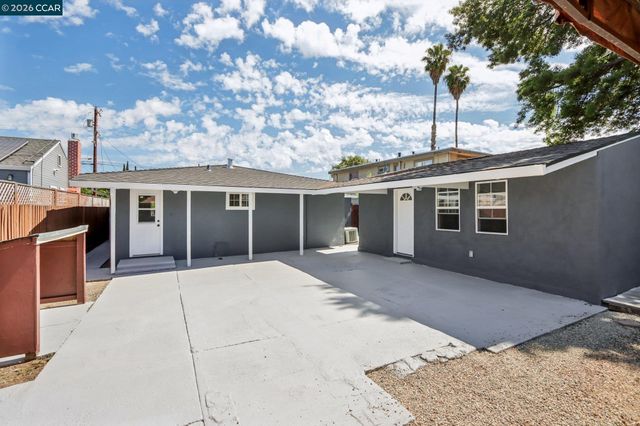 105 Phelan Ave, Vallejo, CA 94590