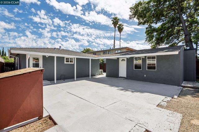 105 Phelan Ave, Vallejo, CA 94590