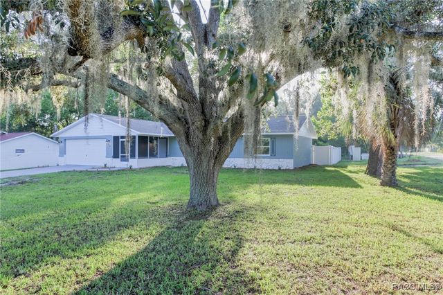 610 Independence Highway, Inverness, FL 34453