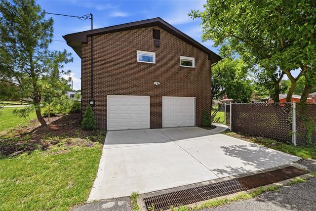 1400 Ohio Ave, White Oak, PA 15131