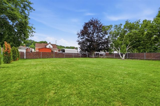 1400 Ohio Ave, White Oak, PA 15131