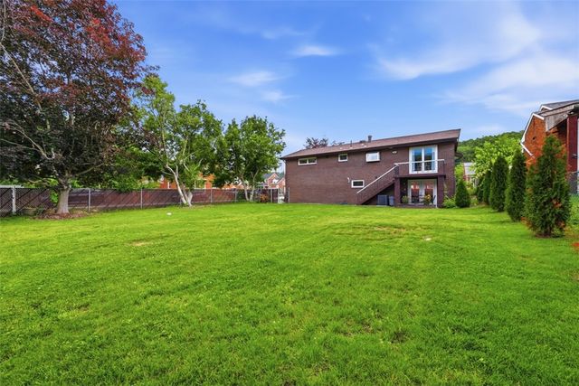 1400 Ohio Ave, White Oak, PA 15131