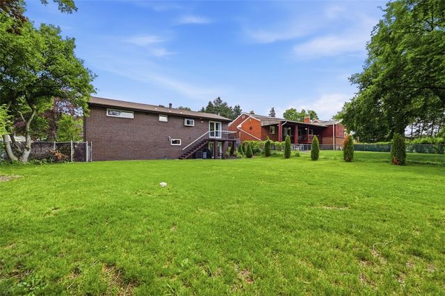 1400 Ohio Ave, White Oak, PA 15131