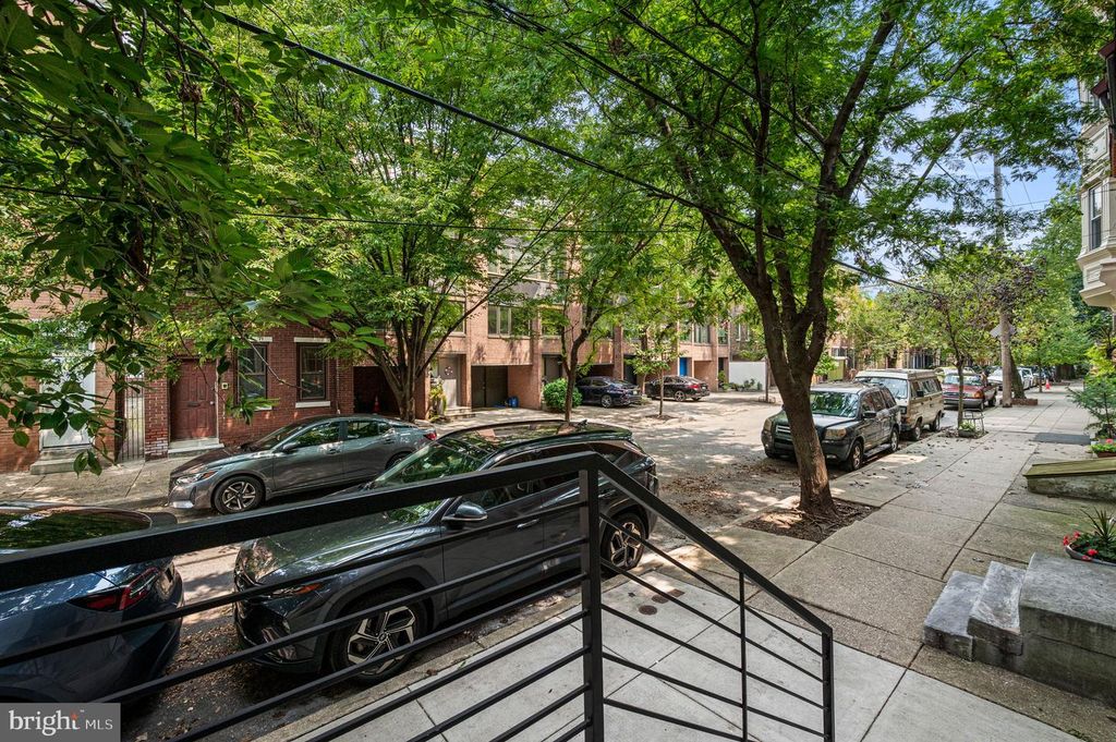 250 MONROE ST, PHILADELPHIA, PA 19147 — photo 4