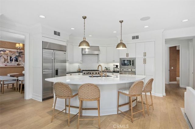 4 Turtle Bay Drive, Newport Beach, CA 92660