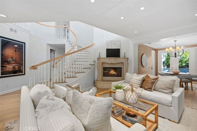 4 Turtle Bay Drive, Newport Beach, CA 92660