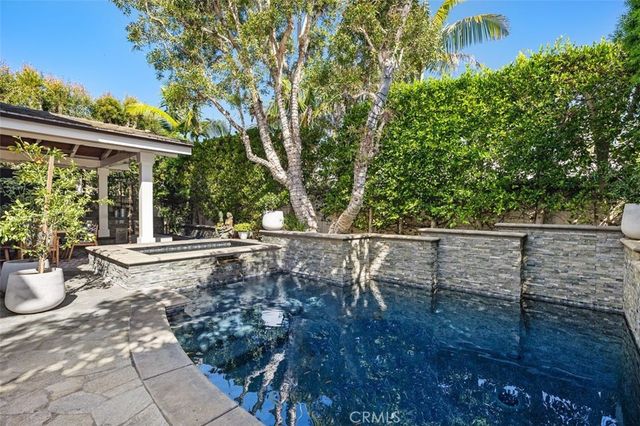 4 Turtle Bay Drive, Newport Beach, CA 92660