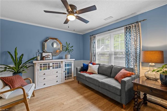 816 Woodcott DR, Chesapeake, VA 23322