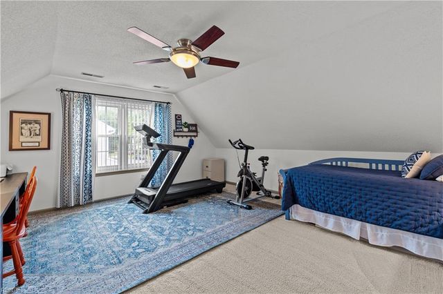 816 Woodcott DR, Chesapeake, VA 23322