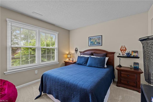 816 Woodcott DR, Chesapeake, VA 23322