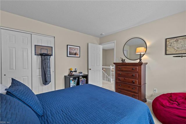 816 Woodcott DR, Chesapeake, VA 23322